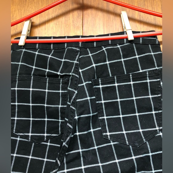 Grid Pattern Pants - Picture 5 of 6
